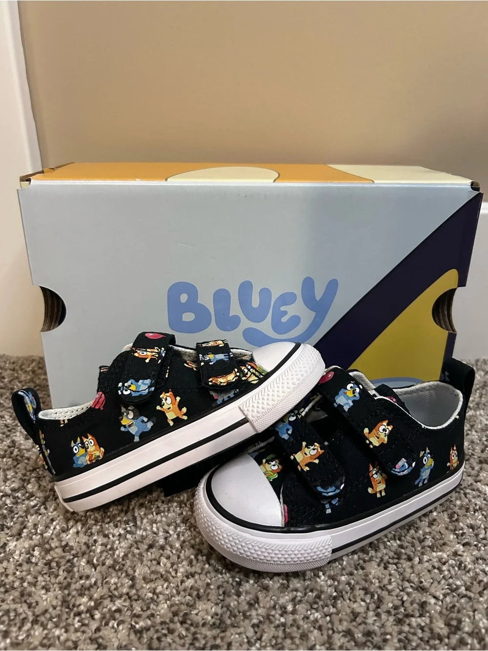 NEW Converse Disney Bluey Chuck Taylor All Star 2V Infant Size 5